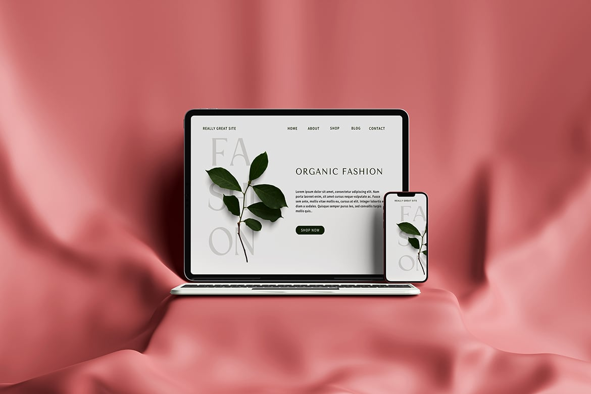 iPad Pro with Smartphone Mockups（515264）